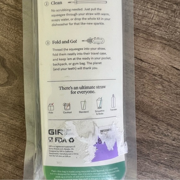 GIR Traveler Size Ultimate Reusable Silicone Foldable Straw Kit - Picture 7 of 7